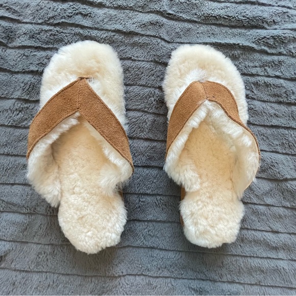 Sandals - Picture 2 of 4